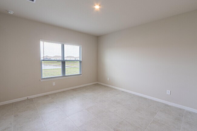Building Photo - 4389 Lago Cir