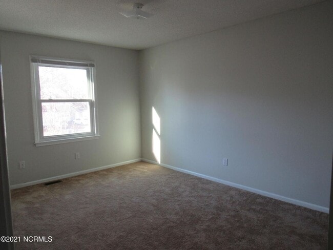 Building Photo - 314 Bracken Pl