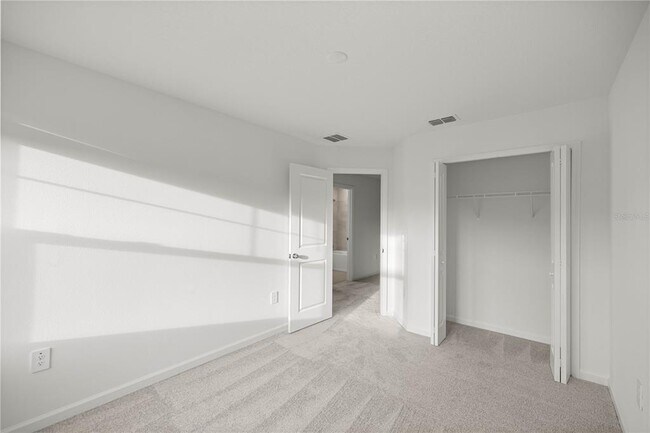 Building Photo - 3594 SE 37th Ct