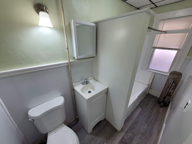 Building Photo - LEASING SPECIAL! $250 OFF SECOND MONTH RENT WITH JULY MOVE IN! $1500 - Studio / 1 Bath Apartment ...