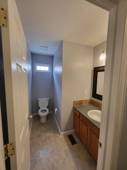 Half Bath - 2704 Breckenridge PL