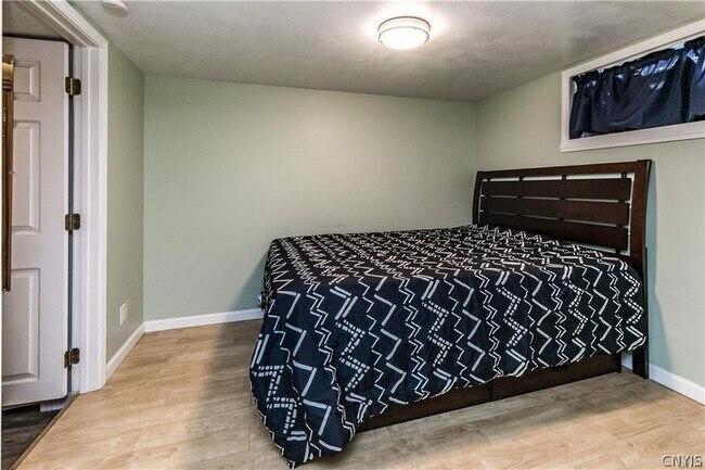 Building Photo - 105 Salem Rd