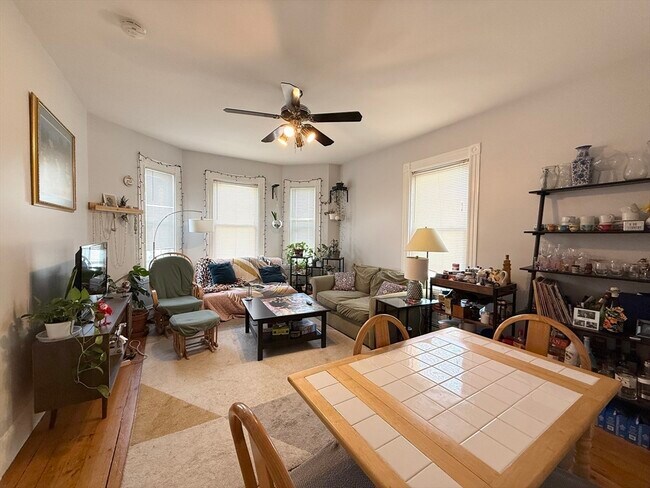 Primary Photo - 252 Elm St