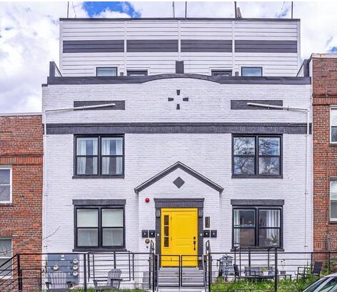 Building Photo - 1230 Queen St NE