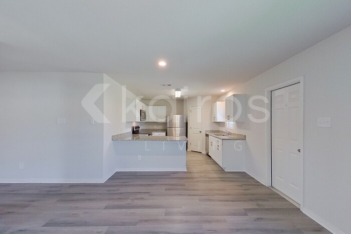 Building Photo - 236 Bluebonnet