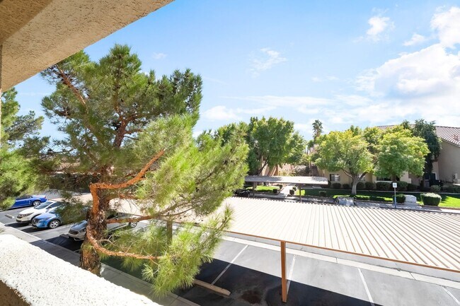 Building Photo - Stylish 3-Bedroom Condo in Silverado Ranch!