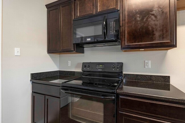 Building Photo - 132 Timber Edge Dr