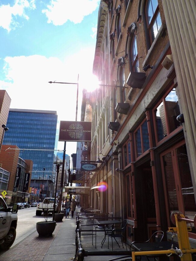 Building Photo - 641 Walnut St