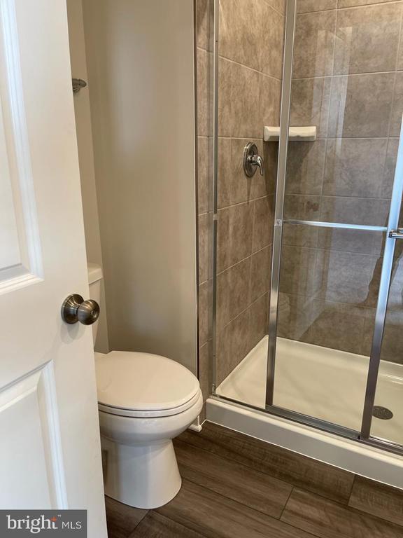 Building Photo - 123 Tye Ct