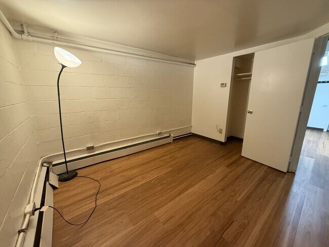 Building Photo - 4th Ave