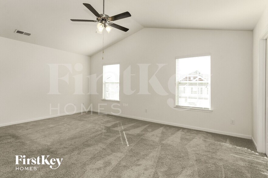 Building Photo - 9825 Pollie Little Ln