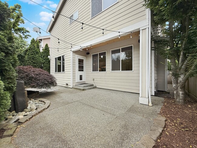 Building Photo - 13103 26th Ave SE
