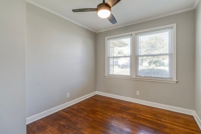 Building Photo - 7712 Burdell Dr