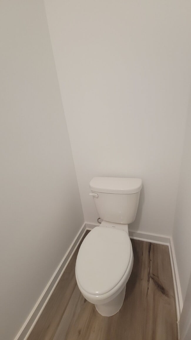 Building Photo - 7589 Discovery Pt Dr NW