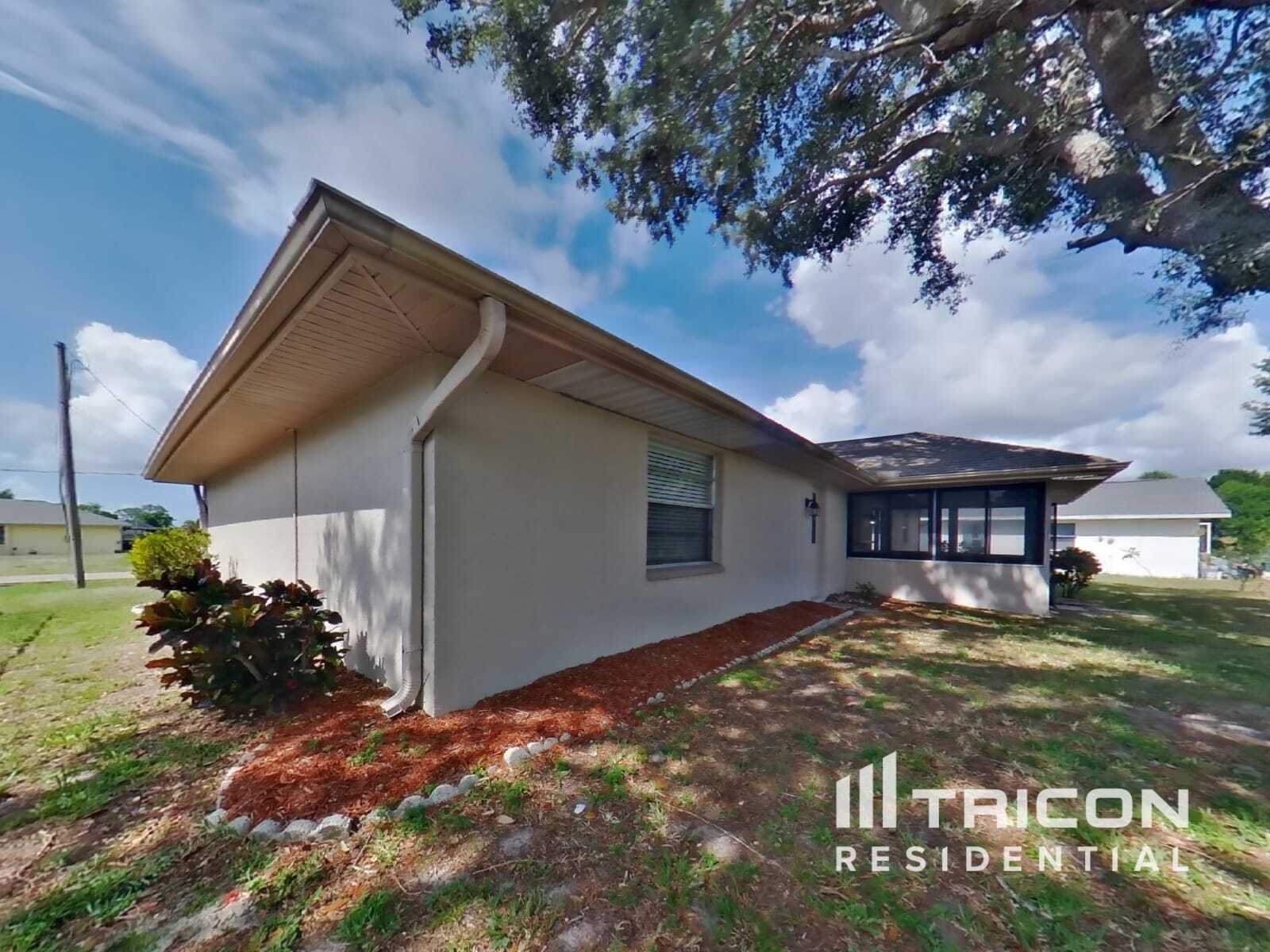 Building Photo - 25346 Palisade Rd