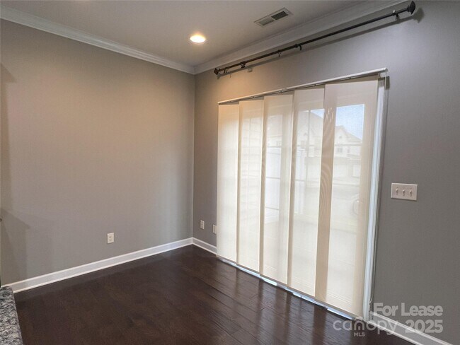 Building Photo - 15125 Jade St