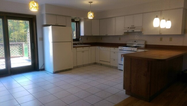 Building Photo - 2036 Rowley Rd