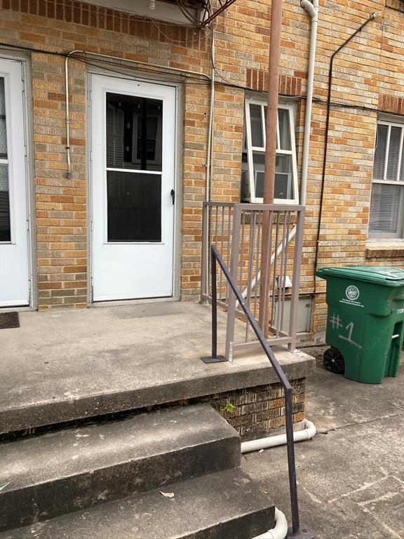 Building Photo - 4304 Pease St