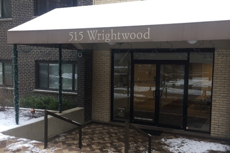 Entrance - 515 W Wrightwood Ave