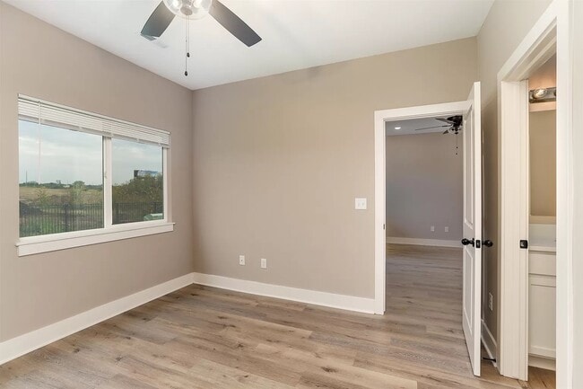 Building Photo - 1643 S Limuel Cir