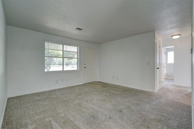 Building Photo - 503 Meadow Lake Dr