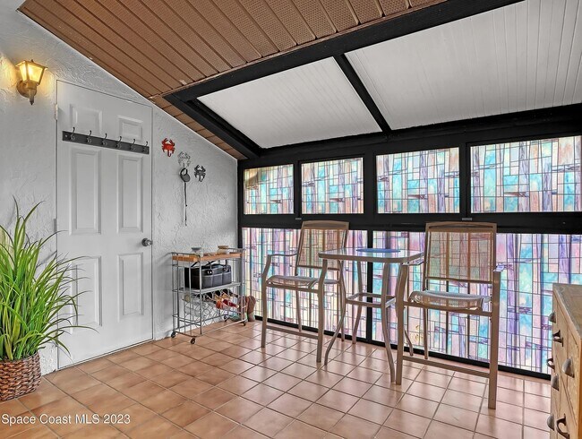 Building Photo - 730 Ridge Club Dr