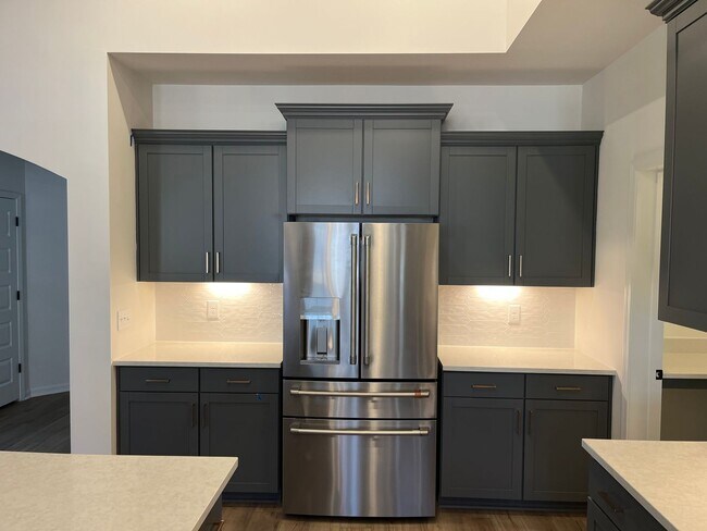 Building Photo - Beautiful New Home