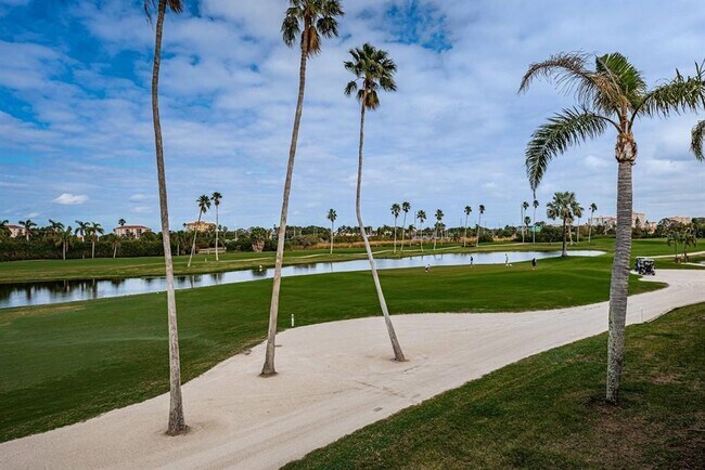 Building Photo - 6141 Bahia Del Mar Blvd S