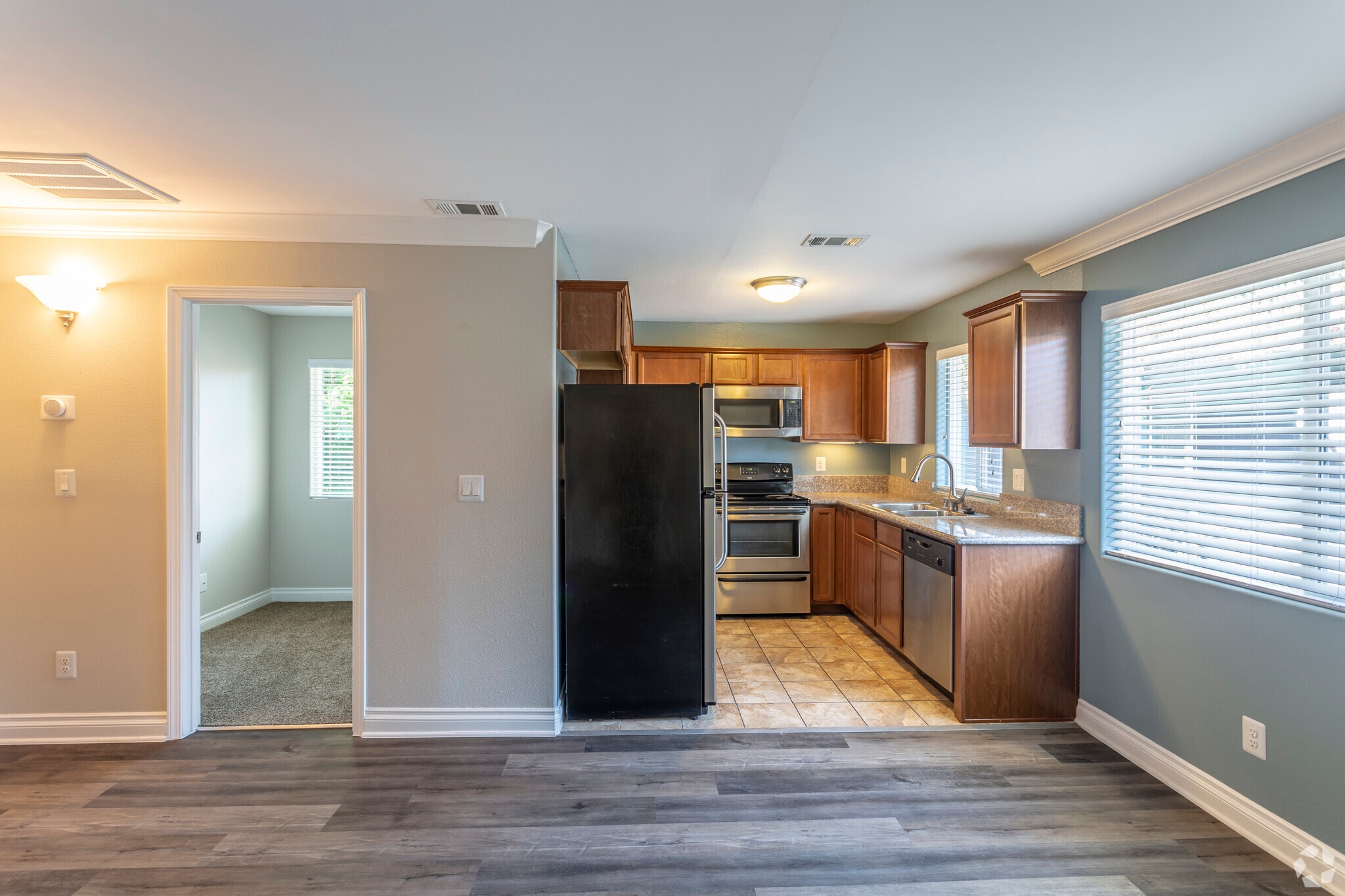 2 BR, 2 BA - 725 SF - Garden Park Apartment Homes
