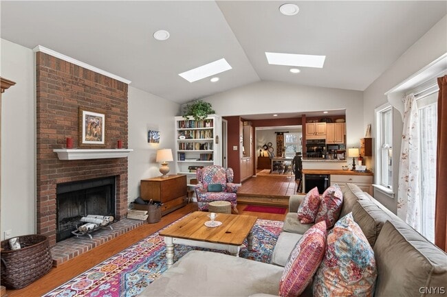 Building Photo - 3862 State St