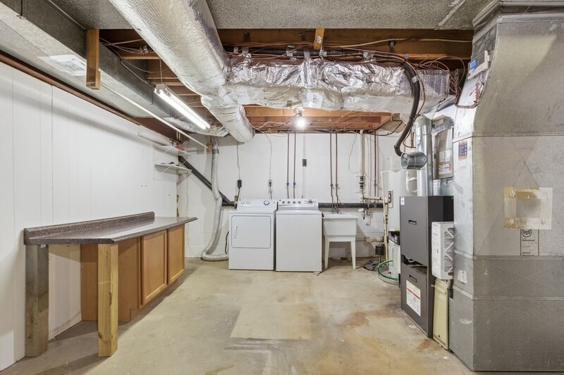 Building Photo - 752 Ticonderoga Ave