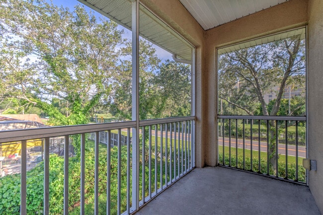 Building Photo - 1800 Bayshore Way