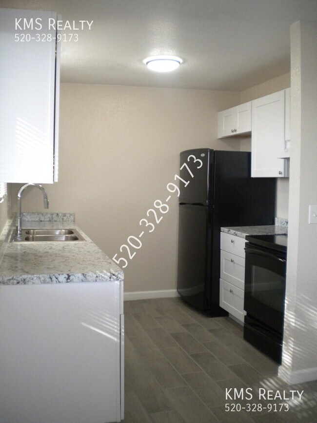 Building Photo - 3636 S Marvin Pl