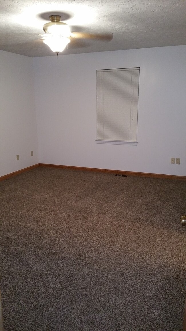 Building Photo - 2620 W Main St