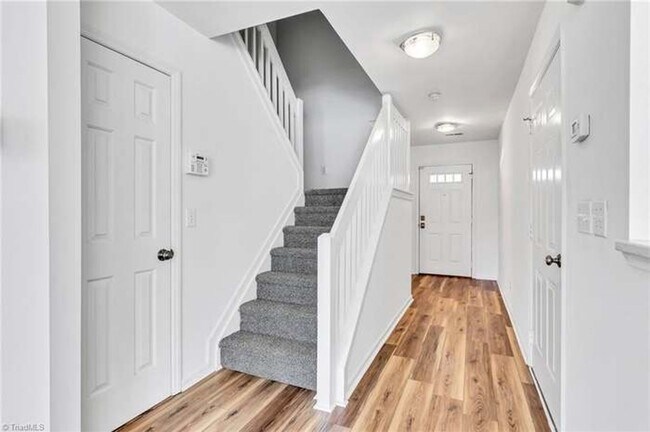 Building Photo - Townhouse / Stoney Creek