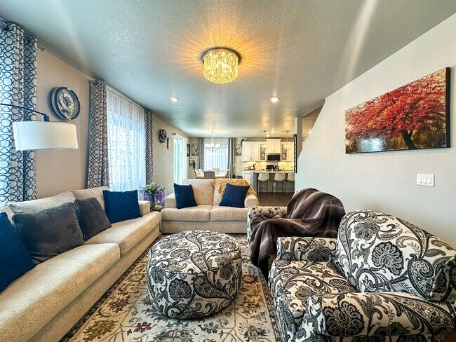 Building Photo - Meadowlark serene 4bd retreat