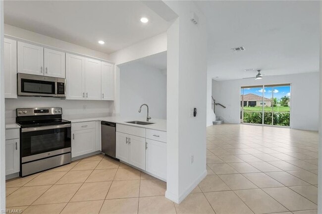 Building Photo - 2858 Blossom Wy