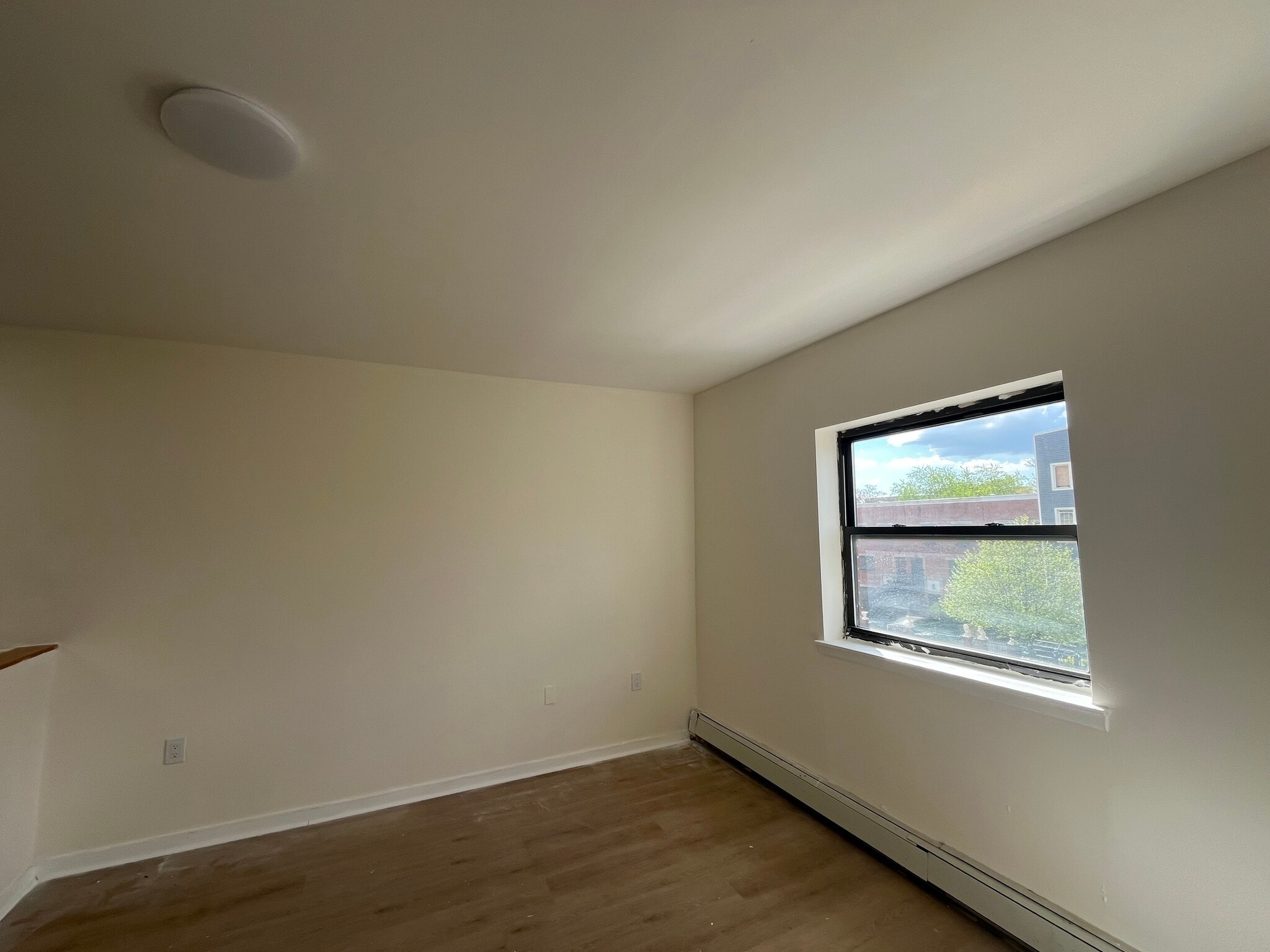 Building Photo - 929 Gates Ave