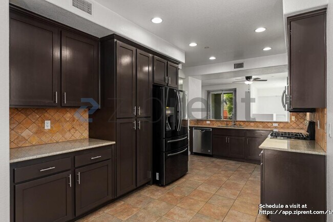 Building Photo - 4952 Haight Terrace