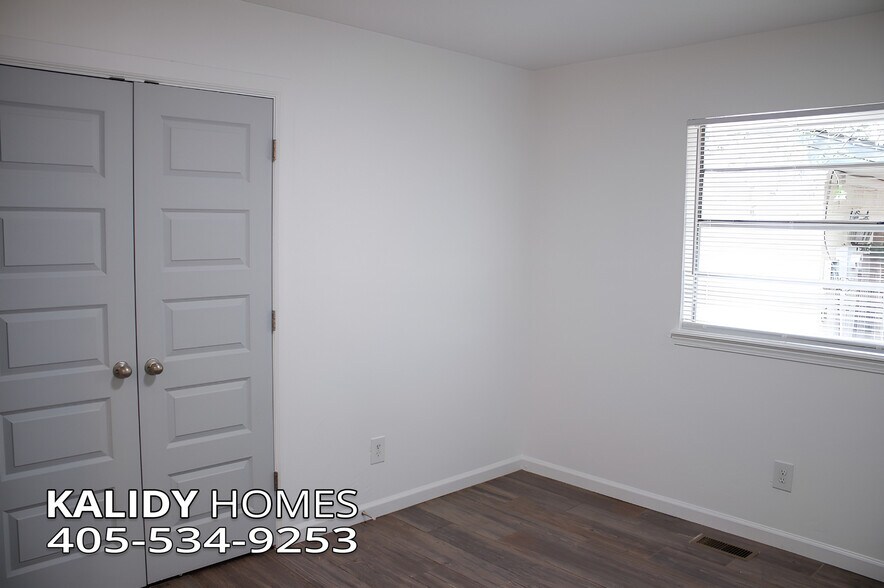 Building Photo - 4116 Overland Dr