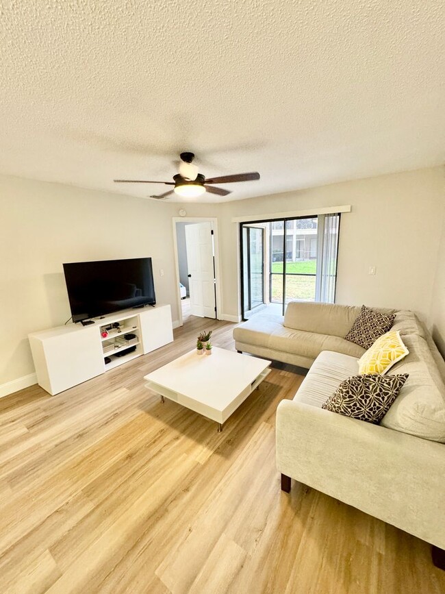 Building Photo - Dr. Phillips 3 Bed 2 Bath For Rent at soug...