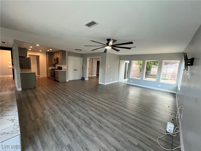 Building Photo - 3140 Hebard Dr