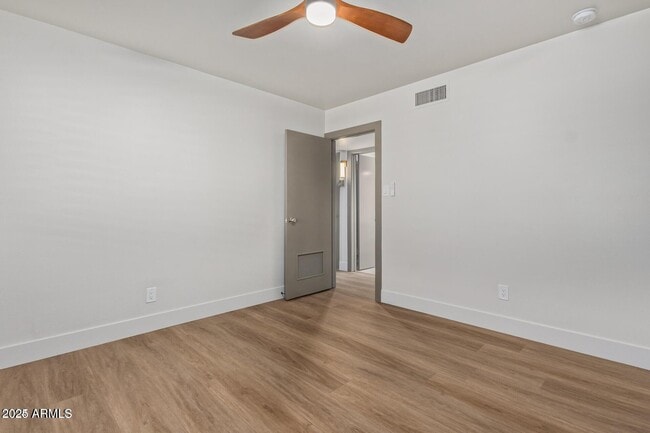 Building Photo - 103 E Palm Ln
