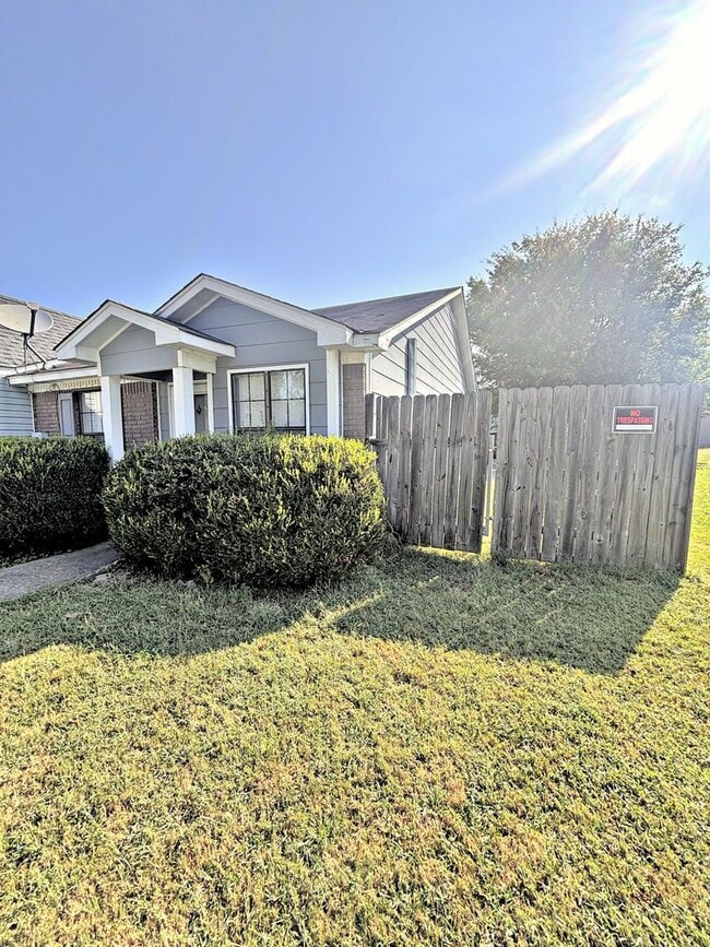 Building Photo - 2932 McDonald Ct SW