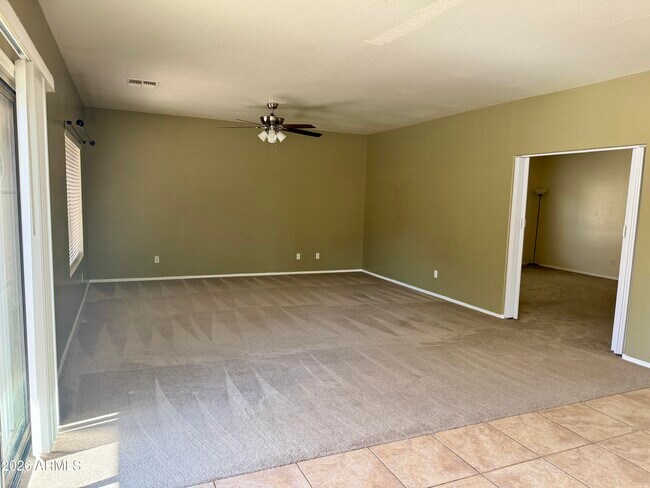 Building Photo - 1733 E Primera Dr