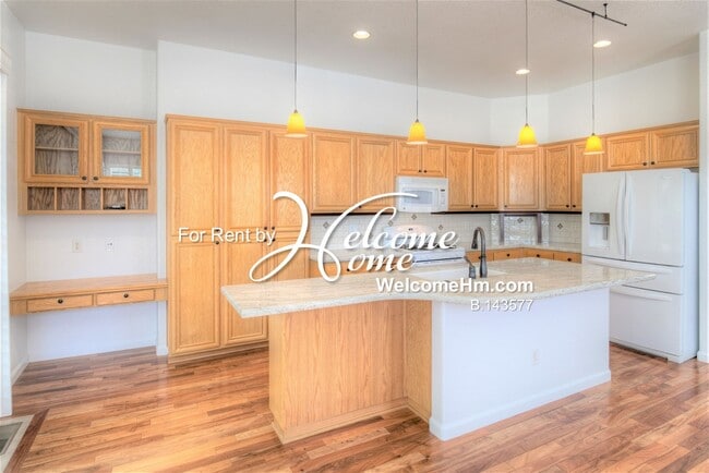 Building Photo - 3125 Roxbury Dr