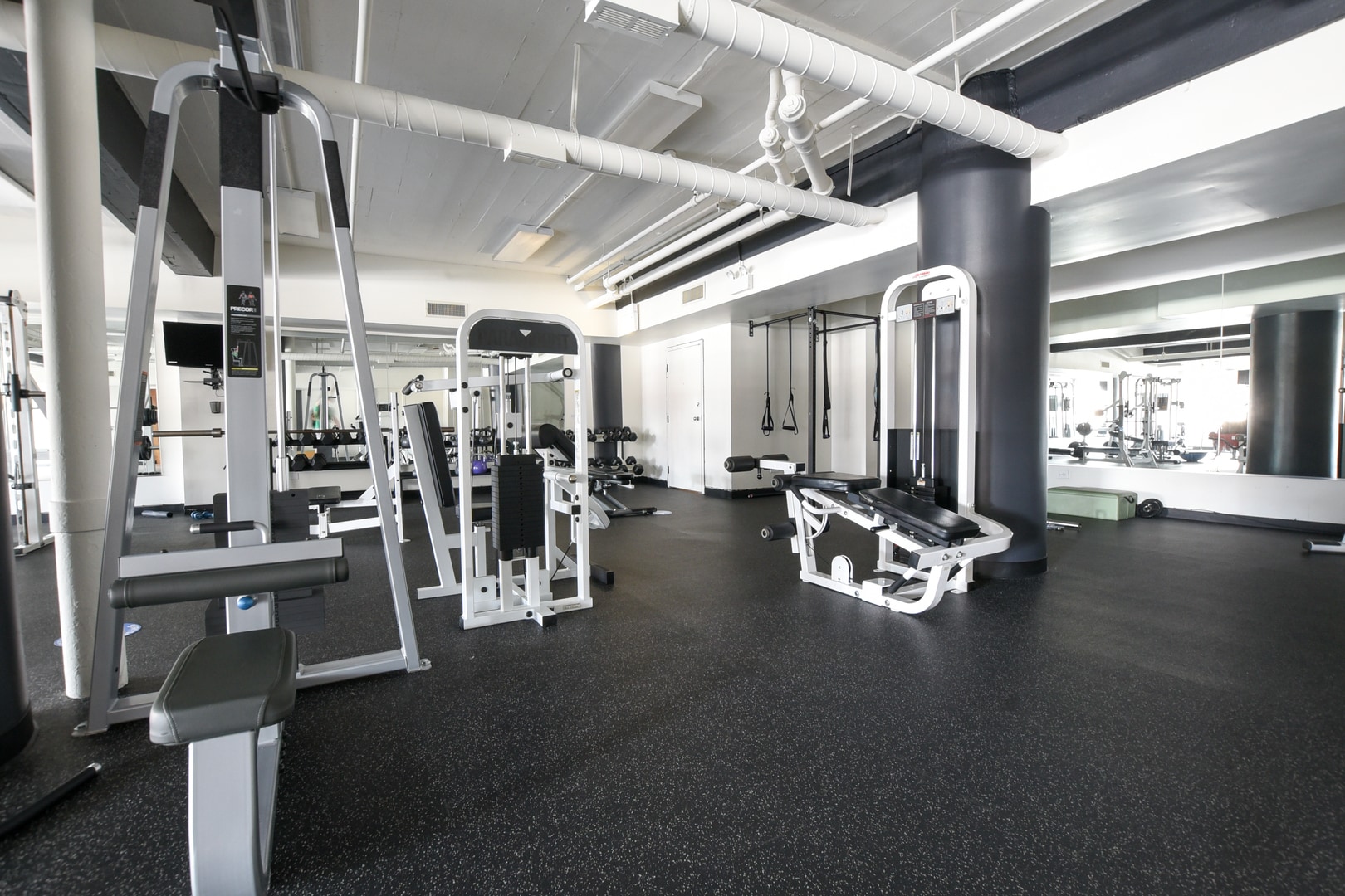 Building Photo - 165 N Canal St