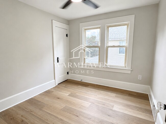 Building Photo - 2137 12th St SW