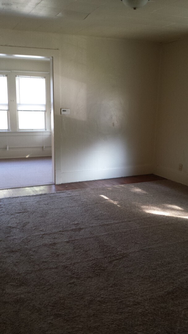 Building Photo - -1214