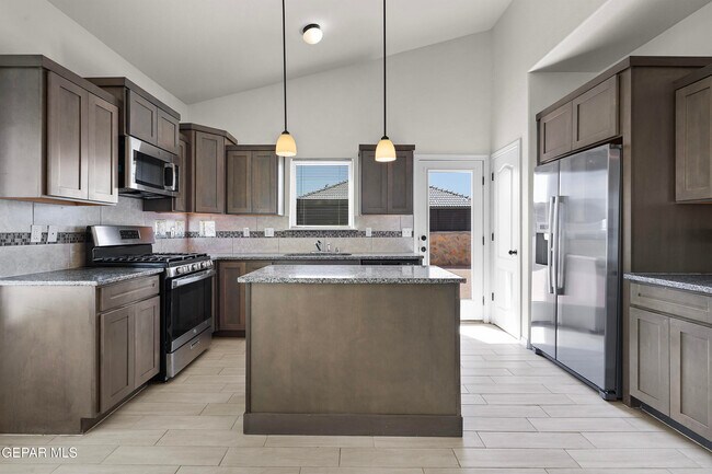 Building Photo - 901 Betton Pl